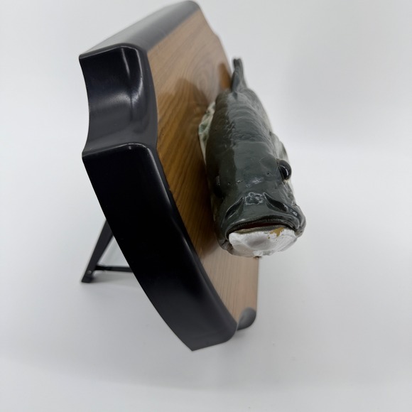 Gemmy Big Mouth Billy Bass Green Silver Plastic Singing Fish 1999 VTG - Picture 2 of 11